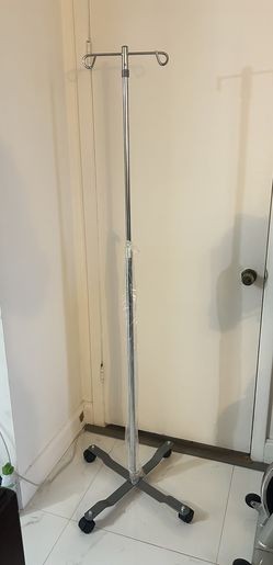 New Iv Pole Stand/ Stand Para Colgar Suero