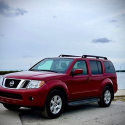 2010 Nissan Pathfinder SE 