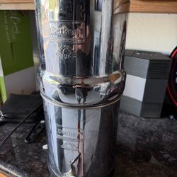 Berkey Water Filter (and stand)