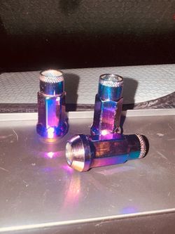 Neochrome lug nuts