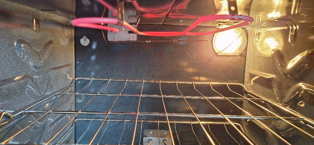 24" Nice  White Glasstop Electric Stove 