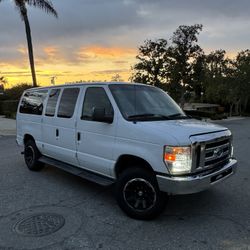 2014 Ford E-350