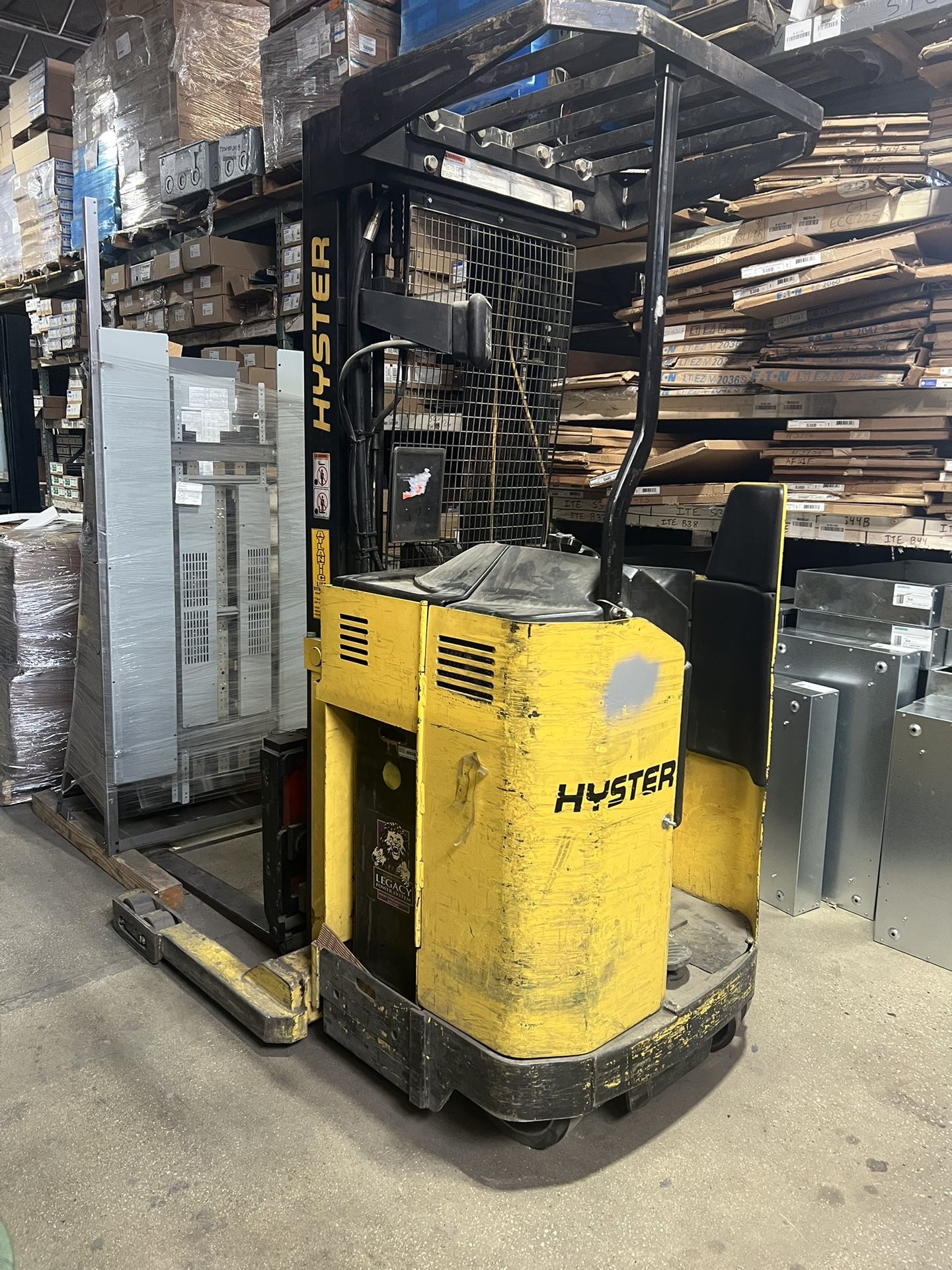 Hyster N30XMR2 Electric Standup Forklift