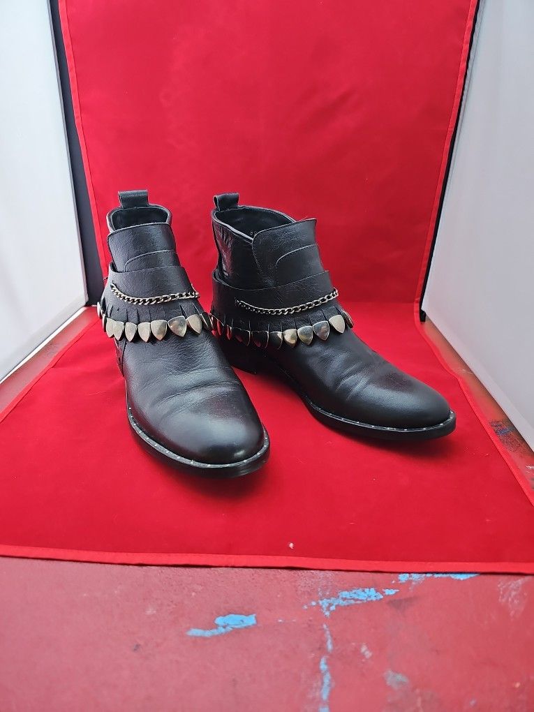 Freda Salvador Ankle Boots - Size 6.5