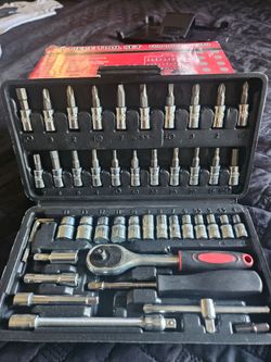 New 46 pc tool set