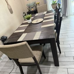Dinning Table 