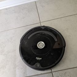 Roomba 675 + Accessories (Filters And Brush)