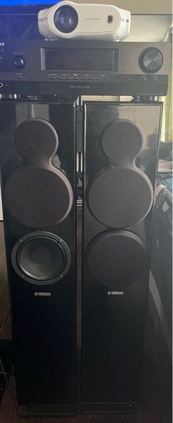 Speakers, Receiver and Projector Entertainment Set
