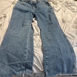 Princess Polly/ Levi’s Jeans 