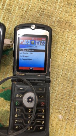 VINTAGE MOTOROLA V3M FLIP CELLPHONE WORKS BUT THE BATTERY IS WEAK