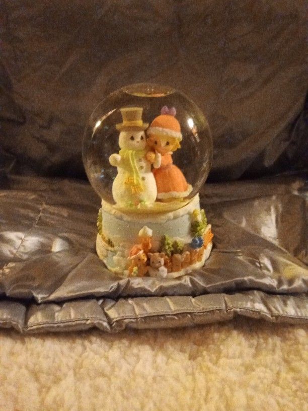 Precious Moments Snow Globe Music Box 2001