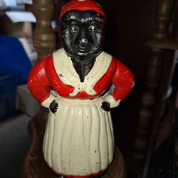 Vintage Cast Iron Piggy Bank.