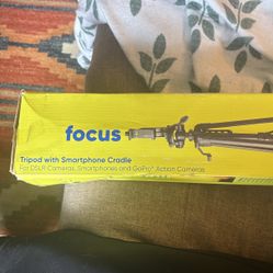 Onn tripod smartphone Cradle 