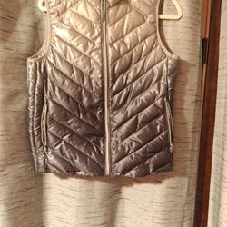 Super Cute Puffer Vest!