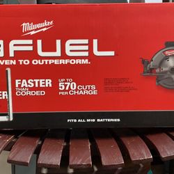 Milwaukee M18 FUEL 18-Volt Lithium-Ion Cordless 7-1/4 in. Rear Handle Circular Saw (Tool-Only)