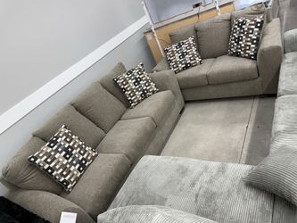 2pc Living Room Set 🥳🥳🥳