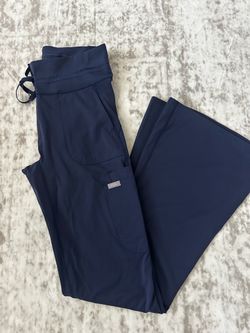 *{FIGS YOGA FLARE SCRUB PANTS}*