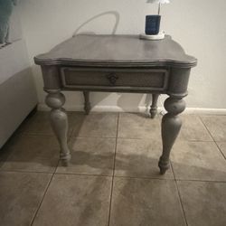 2 Side Tables
