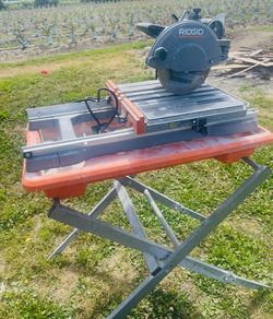 RIDGID  12 amp 8 in.  Wet Tile Saw
