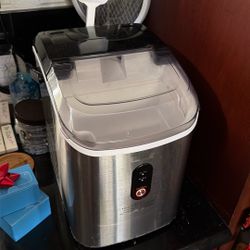 Crushed Ice Maker 