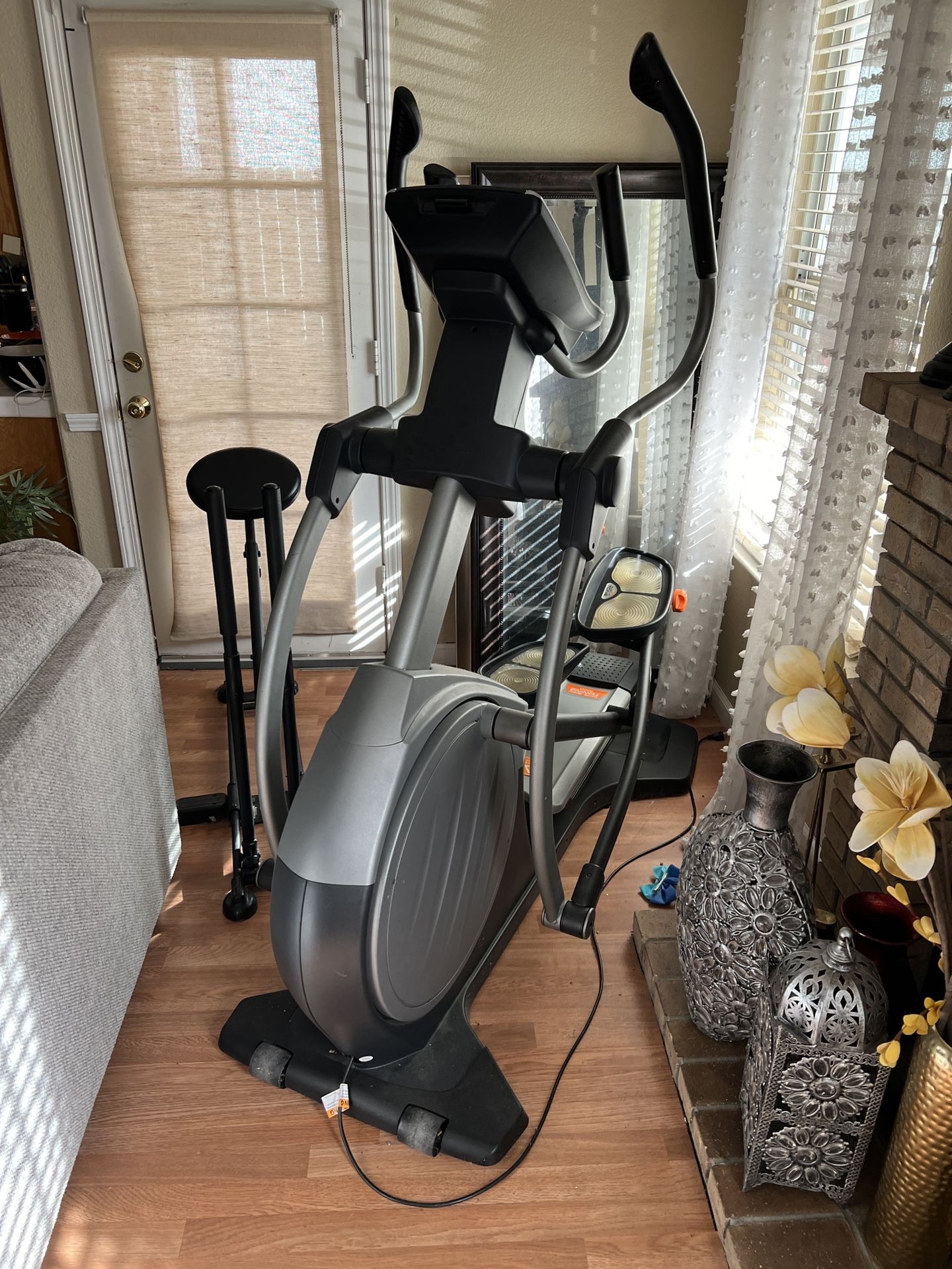 Nordic Track E 9.0 Elliptical Machine With iFit