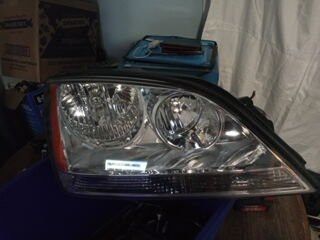 2005 Kia Sorento Front Passenger Side Headlight