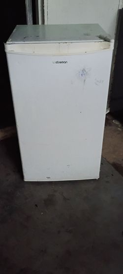 Mini fridge