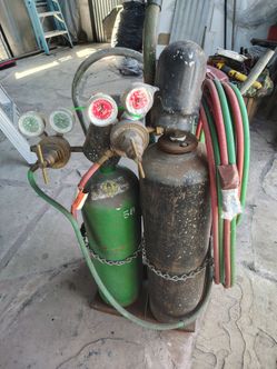 Acetylene torch tanks