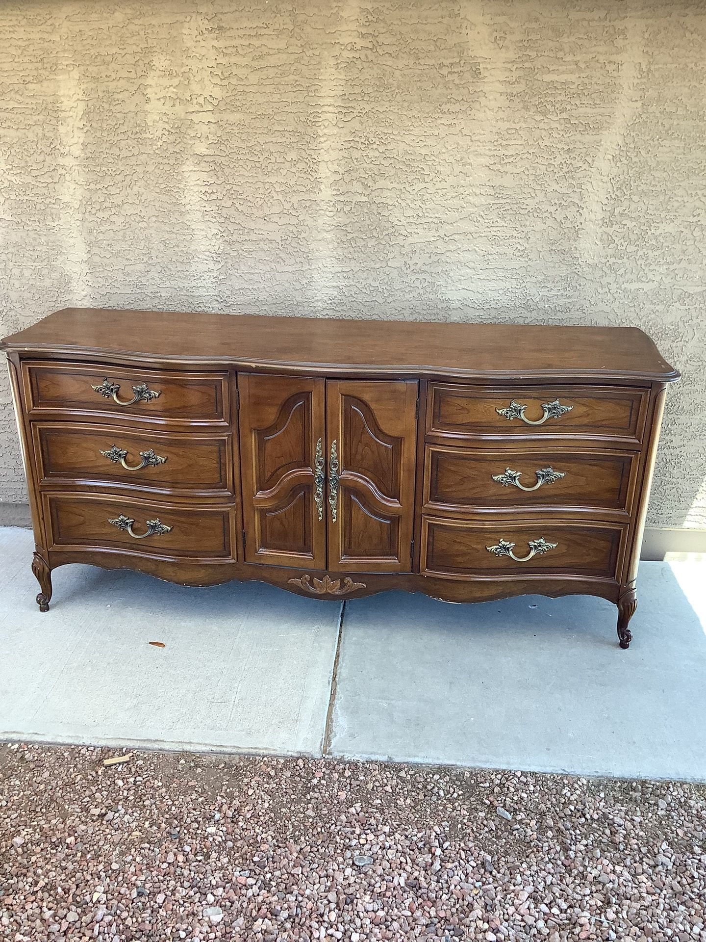 Triple Dresser