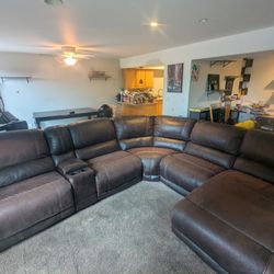  Brown Leather Sectional Couch w/ Recliners And Chase
