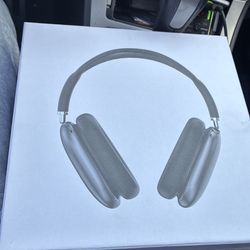 AirPods Max 2. Brand new