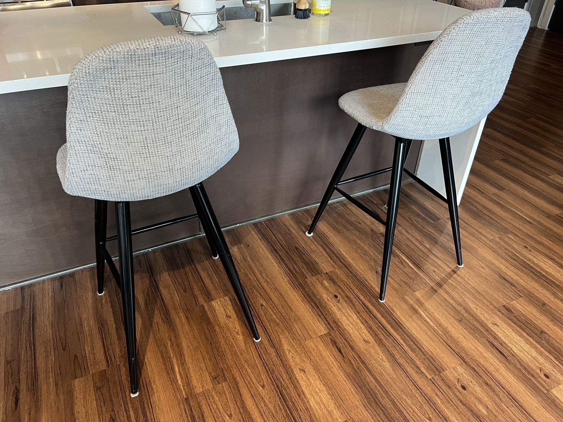 Stylish Tall Counter-Height Chairs – Great for Kitchen Island
