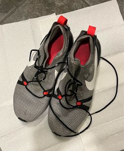 Women’s Shoes Size 7-Y, In Good Condition Nike Sneakers.
