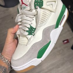 Jordan 4s SB Pine Green 