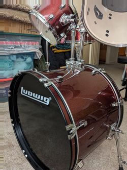Ludwig BackBeat 5-piece Drum Set