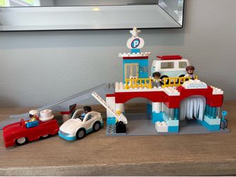 LEGO DUPLO 10948 Parking Garage and Car Wash