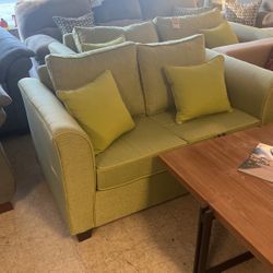 Brand new sofa and loveseat for $800 to piece group $800 brand new
