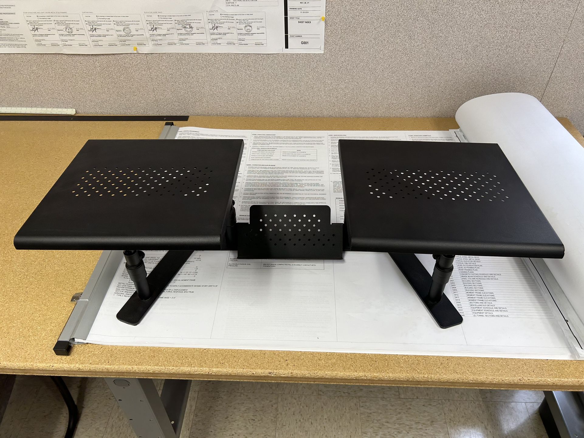 COMPUTER  MONITOR STAND