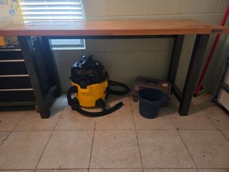 DeWalt portable wet /dry vacuum