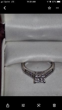 1/2 ctw. 14kt Diamond promise ring.