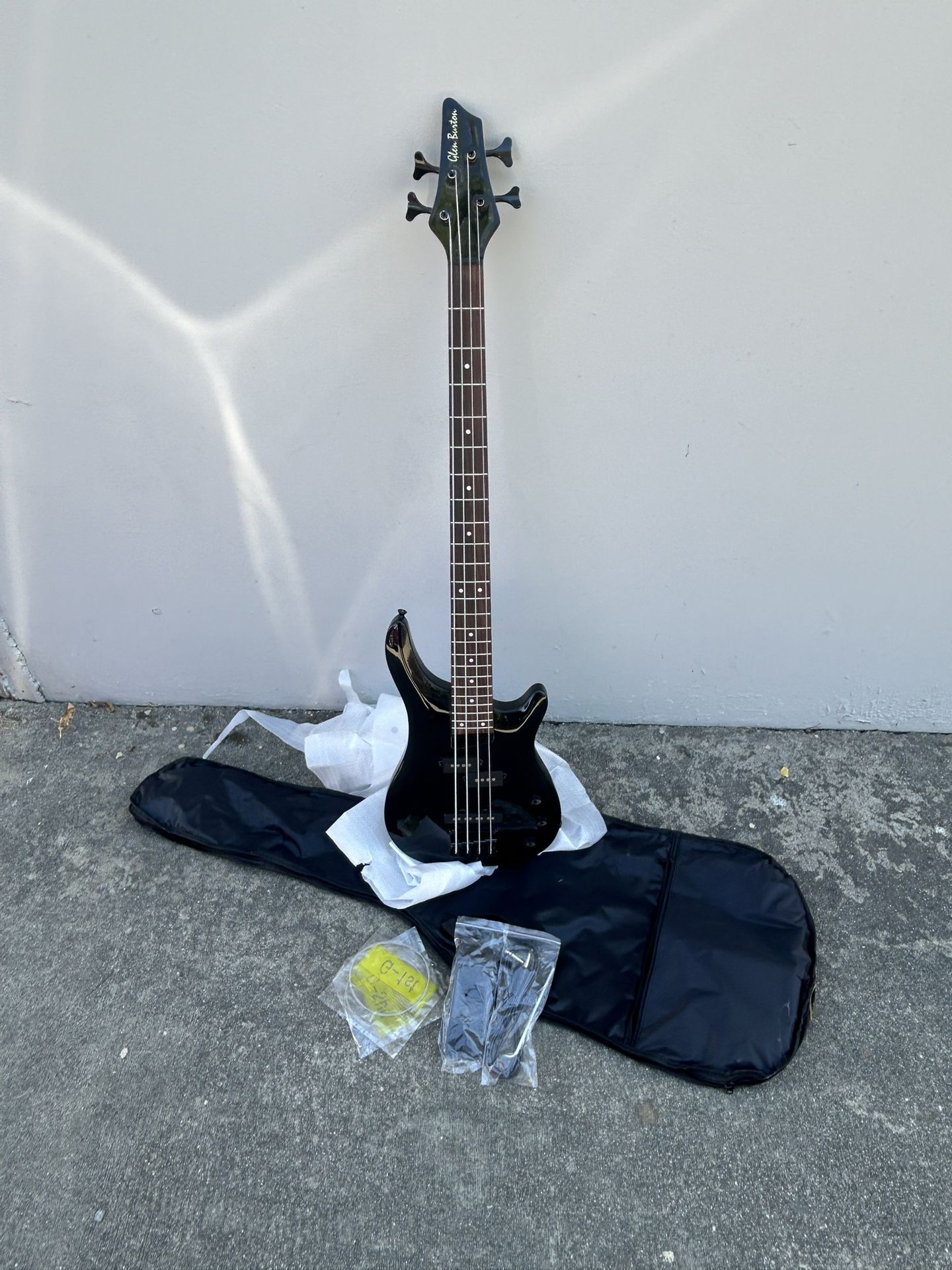 Electric Bass Guitar 🎸. 4 Strings