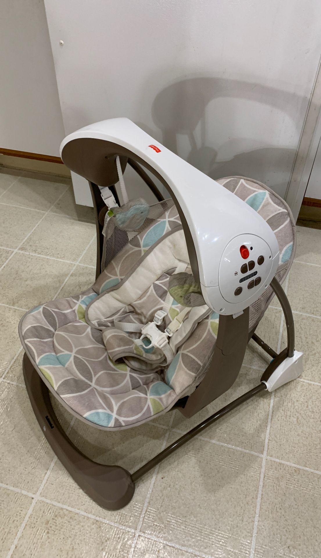 Fisher price small foldable baby swing up to 20 lbs music chair takes d batteries boy color scheme birds