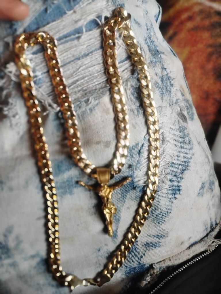 14 K Gold Chain W/Jesus Charm