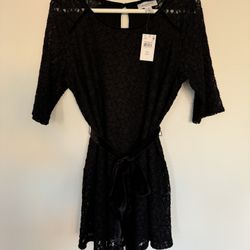 Motherhood Maternity Black Lace 3/4 Elbow Sleeve Tunic Top with Velvet Belt