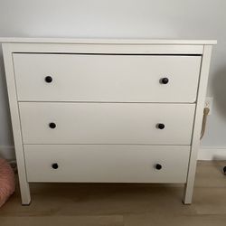 IKEA3 drawer White HEMNES Like New Good Conditions 