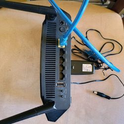 Netgear Ac1200 4port Wifi Router 2.4 Ghz 5Ghz