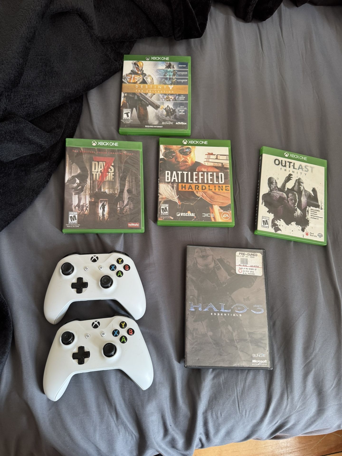 Xbox One S with 7 games and 2 controllers