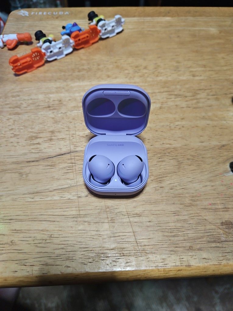 Samsung Galaxy Buds2 Pro in Bora Purple