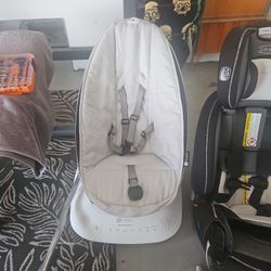 4 Mom's Swing