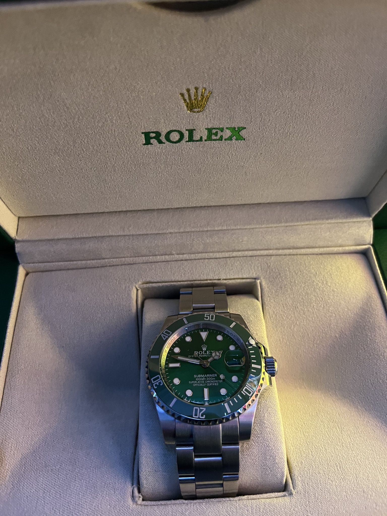 Rolex Submariner Hulk 116610LV – Green Dial, Full Set, Excellent Condition